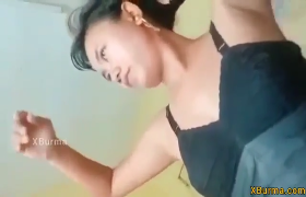 စော်လှလှလေး မြင်းစီးရင်းရာသီဥတုပူလို့တဲ့